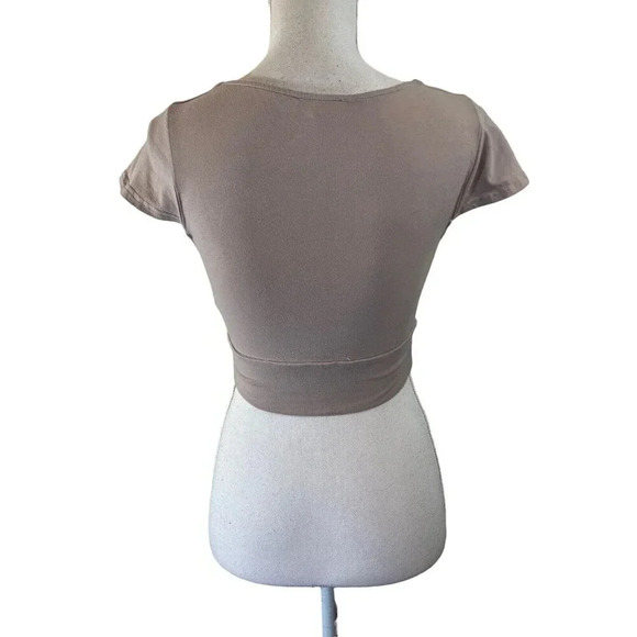 Charlotte Russe Beige Nude Cropped Top Size Small Strappy Criss Cross Chest - Picture 2 of 6